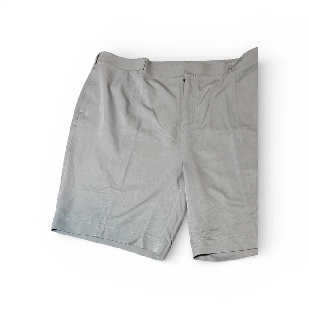 32 Degrees Women’s Shorts Size 20 Stretchy Quick Silver Color Flat Front Golf